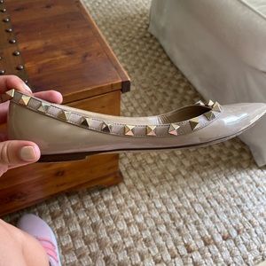 Valentino rockstud flats in poudre